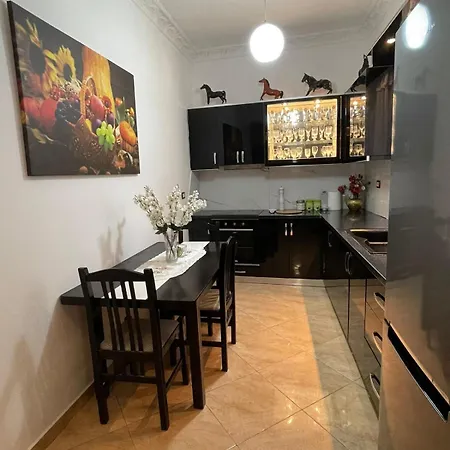 Mbyllur Villa Berat